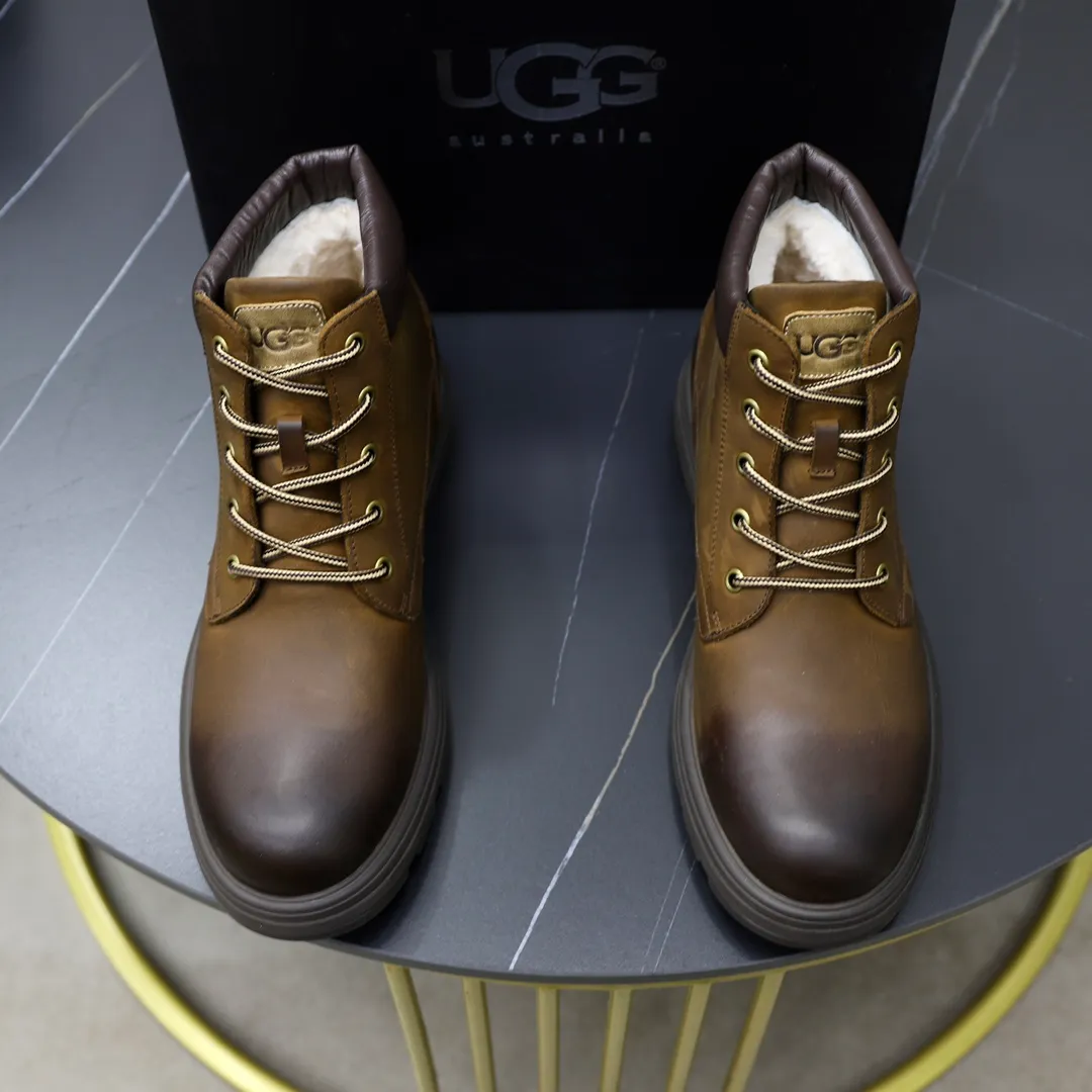 Ex-factory price: 640 thick wool imported from Australia Brand: UGG genuine purchasing agent Size: 39–44 Grade: Official website 1:1 Material: First-layer genuine leather waterproof and anti-freeze upper Real wool lining Original non-slip wear-resistant lightweight soft outsole Style category: Men's casual shoes Trendy style Comfortable on the feet Color: Real picture color